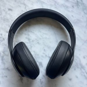 Wireless Studio 3 Beats headphones